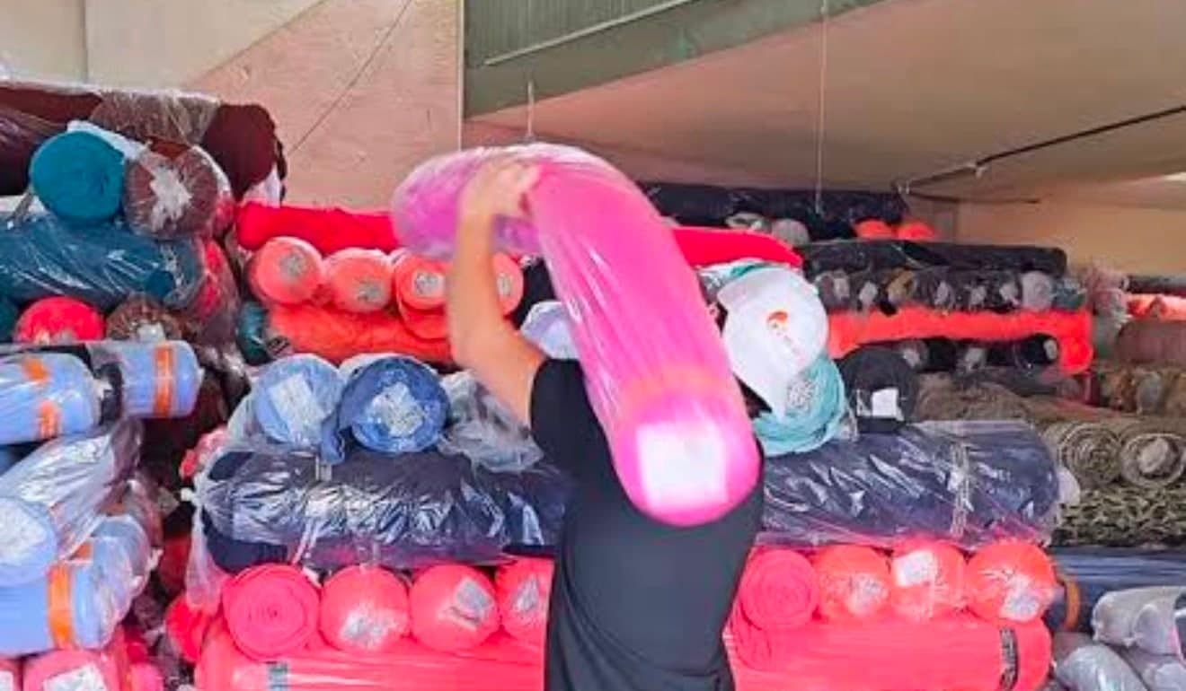 Rollos de tela de todos los colores